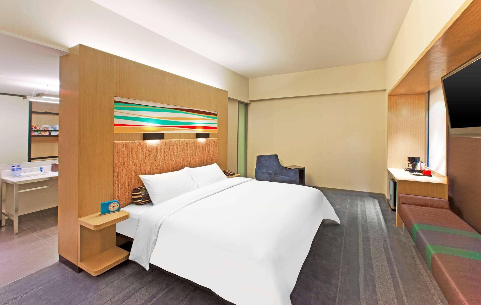 เอลอฟต์ นานไห่ ฝอซาน Hotel ภายนอก รูปภาพ